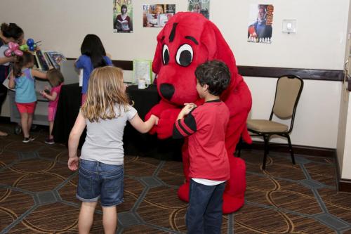 Clifford meets children at the Ohioana Book Festival.